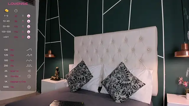 Veronicalanx1 online show from 12-16-25, 10:20