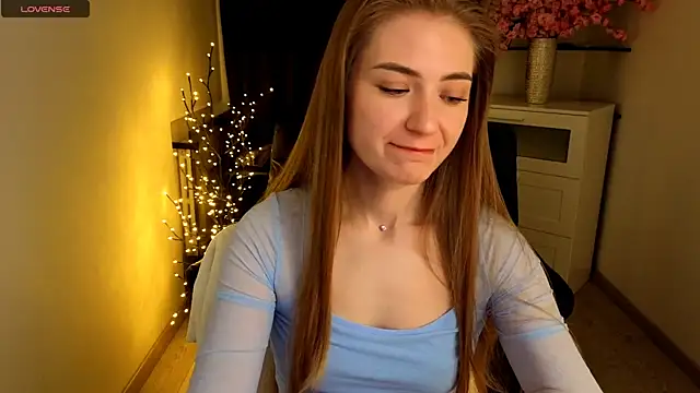 Adelyna Bird online show from 05-18-26, 07:03