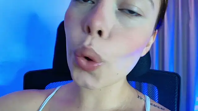 Snapshot of lisbet21x chatting on 05-28-26, 10:07 lisbet21x online show from 05-28-26, 10:07
