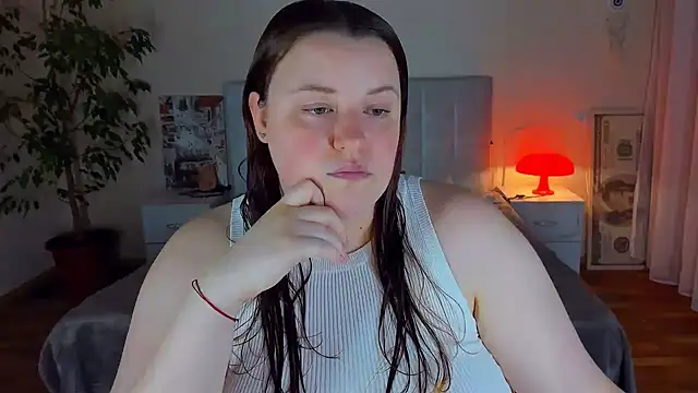 PolinaSalvatore online show from 07-21-26, 06:32
