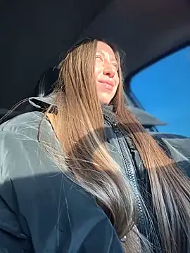 EvaCatt online show from 12-22-24, 04:28