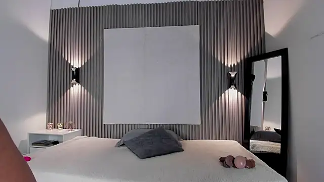 Snapshot of Zafiiraa chatting on 06-04-26, 03:45 Zafiiraa online show from 06-04-26, 03:45