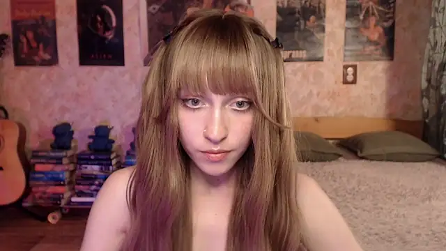 Snapshot of Friendly_Ellie chatting on 06-08-26, 12:16 Friendly Ellie online show from 06-08-26, 12:16