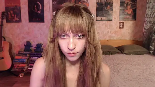 Snapshot of Friendly_Ellie chatting on 07-07-26, 02:21 Friendly Ellie online show from 07-07-26, 02:21
