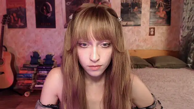 Snapshot of Friendly_Ellie chatting on 07-08-26, 02:27 Friendly Ellie online show from 07-08-26, 02:27