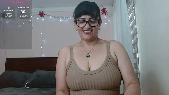 ISABEEL SOFIA01 online show from 01-15-26, 12:21