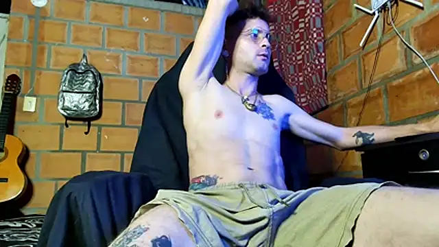 ChristBocellie online show from 04-12-26, 07:02