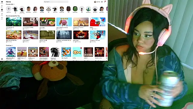 Snapshot of alexiajames99 chatting on 06-05-26, 03:02 alexiajames99 online show from 06-05-26, 03:02