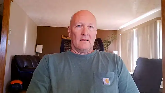 Snapshot of BasicAnt chatting on 06-10-26, 02:05 BasicAnt online show from 06-10-26, 02:05