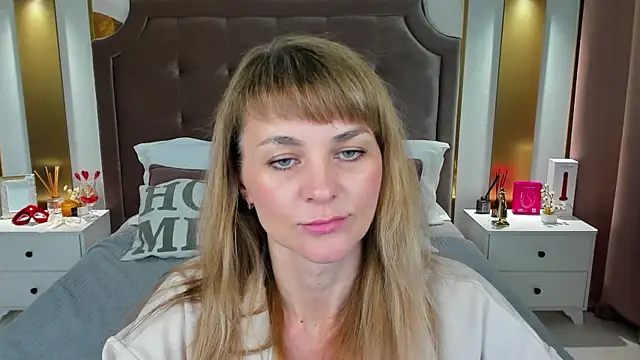 annasimonsj online show from 04-13-26, 01:11