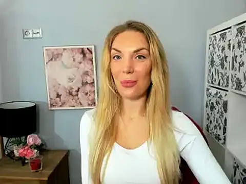 AulloraHoney online show from 12-22-24, 09:22