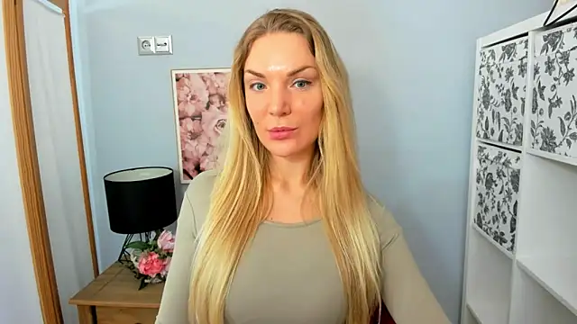 AulloraHoney online show from 02-16-25, 06:43