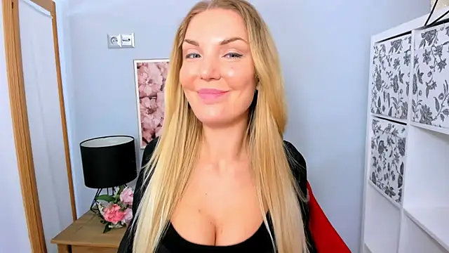 AulloraHoney online show from 02-17-25, 09:46