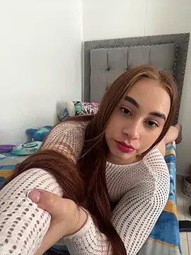 Snapshot of Elena222_ chatting on 06-20-26, 06:33 Elena222 online show from 06-20-26, 06:33