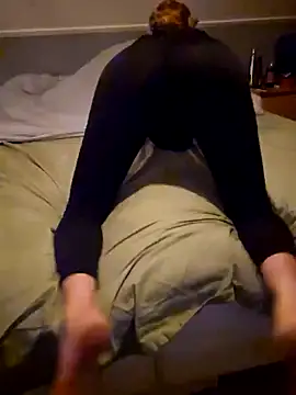 Snapshot of Sim_june chatting on 12-29-24, 03:00 Sim june online show from 12-29-24, 03:00