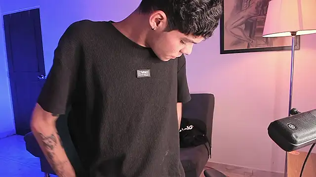 Snapshot of Varya_Ferreira chatting on 02-04-26, 02:28 Varya Ferreira online show from 02-04-26, 02:28