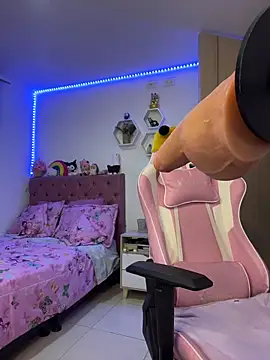 Luna Paris  online show from 01-05-26, 11:41