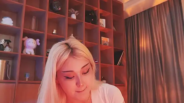 hyun chia online show from 11-22-25, 03:16