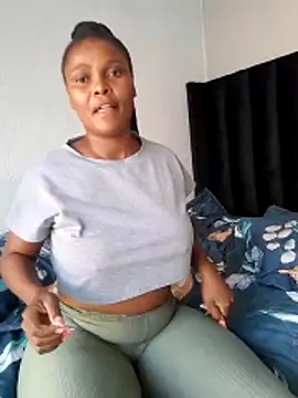 Snapshot of SweetAppleCandyxx chatting on 03-27-26, 02:50 SweetAppleCandyxx online show from 03-27-26, 02:50