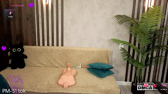 Holl1Would online show from 03-31-26, 07:42