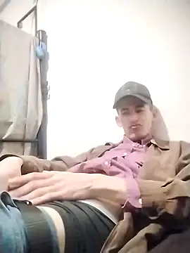 Snapshot of BIG___BEN chatting on 01-25-25, 03:19 BIG BEN online show from 01-25-25, 03:19