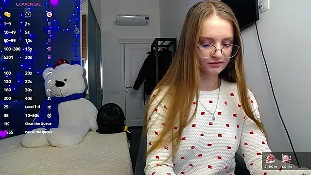 Snapshot of KateJonson chatting on 01-20-25, 02:57 KateJonson online show from 01-20-25, 02:57