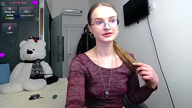 Snapshot of KateJonson chatting on 01-27-25, 02:13 KateJonson online show from 01-27-25, 02:13