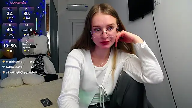 Snapshot of KateJonson chatting on 02-13-25, 05:54 KateJonson online show from 02-13-25, 05:54