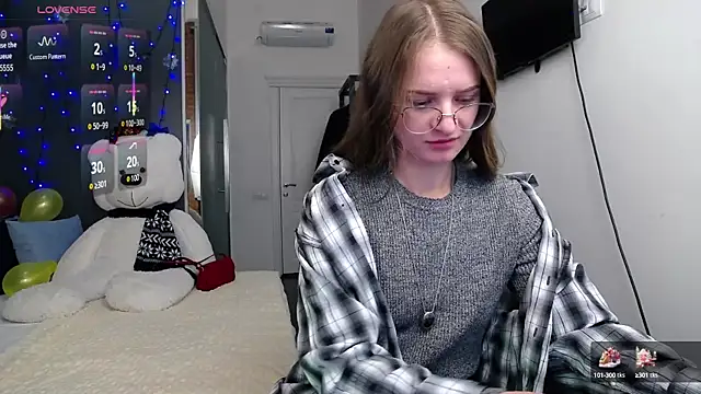 Snapshot of KateJonson chatting on 02-17-25, 04:48 KateJonson online show from 02-17-25, 04:48