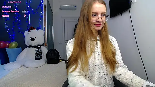 Snapshot of KateJonson chatting on 02-18-25, 07:43 KateJonson online show from 02-18-25, 07:43