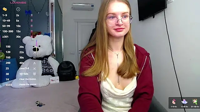 Snapshot of KateJonson chatting on 03-06-25, 07:47 KateJonson online show from 03-06-25, 07:47