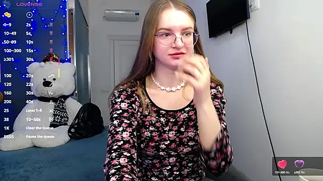 Snapshot of KateJonson chatting on 03-14-25, 07:48 KateJonson online show from 03-14-25, 07:48