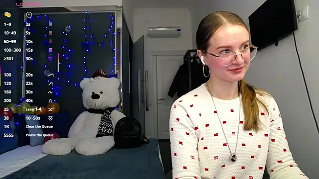 Snapshot of KateJonson chatting on 03-19-25, 08:23 KateJonson online show from 03-19-25, 08:23