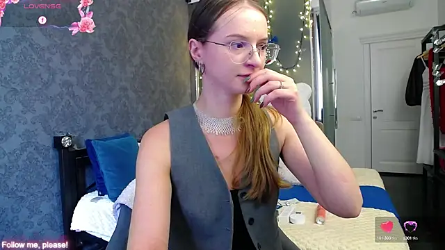 Snapshot of KateJonson chatting on 09-10-25, 12:16 KateJonson online show from 09-10-25, 12:16