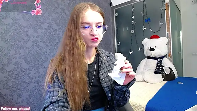 Snapshot of KateJonson chatting on 09-13-25, 06:57 KateJonson online show from 09-13-25, 06:57