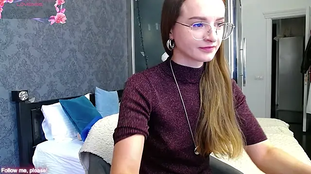 Snapshot of KateJonson chatting on 09-19-25, 07:10 KateJonson online show from 09-19-25, 07:10