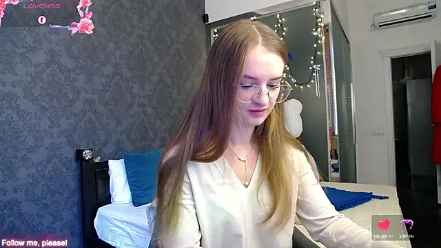 Snapshot of KateJonson chatting on 09-25-25, 07:01 KateJonson online show from 09-25-25, 07:01