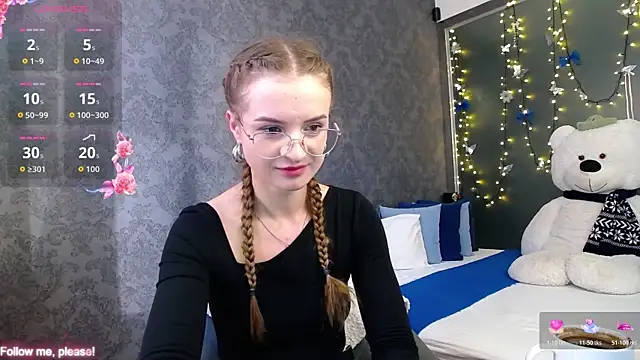 Snapshot of KateJonson chatting on 11-18-25, 11:25 KateJonson online show from 11-18-25, 11:25