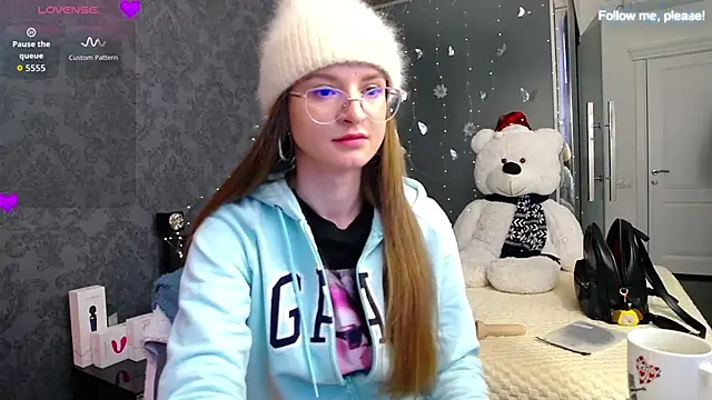 Snapshot of KateJonson chatting on 01-12-26, 02:22 KateJonson online show from 01-12-26, 02:22