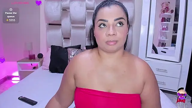 Snapshot of MelanyShayk chatting on 07-18-26, 06:45 MelanyShayk online show from 07-18-26, 06:45