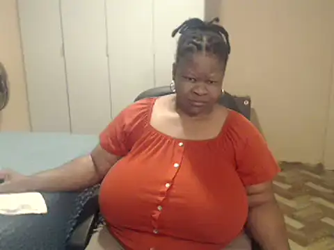 Snapshot of sweetnoziexx chatting on 05-15-26, 04:41 sweetnoziexx online show from 05-15-26, 04:41