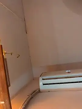  IRRESISTIBLE  online show from 04-19-26, 08:22