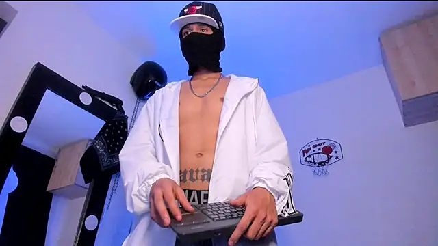 Snapshot of Samuel_Suarez chatting on 02-03-26, 06:40 Samuel Suarez online show from 02-03-26, 06:40