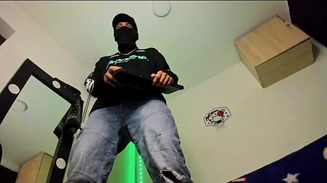 Snapshot of Samuel_Suarez chatting on 02-20-26, 04:53 Samuel Suarez online show from 02-20-26, 04:53