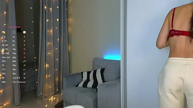 mo1ly online show from 12-23-24, 05:06