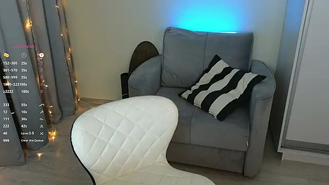 mo1ly online show from 01-04-25, 08:17