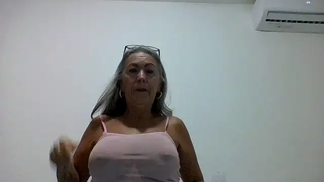 EvaRobinson online show from 07-25-26, 11:08