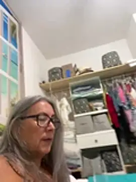EvaRobinson online show from 07-31-26, 03:39