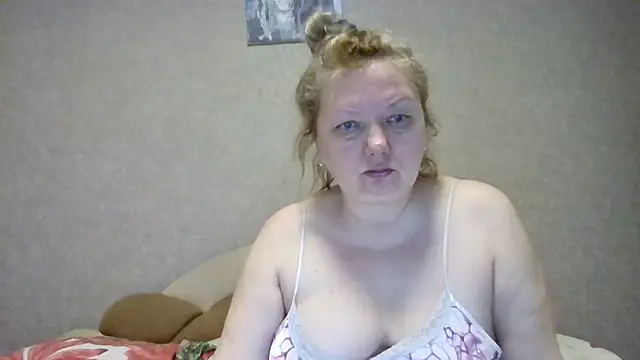 Snapshot of Lusi-777 chatting on 02-06-26, 06:22 Lusi-777 online show from 02-06-26, 06:22