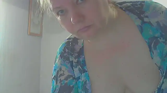 Snapshot of Lusi-777 chatting on 04-12-26, 09:03 Lusi-777 online show from 04-12-26, 09:03